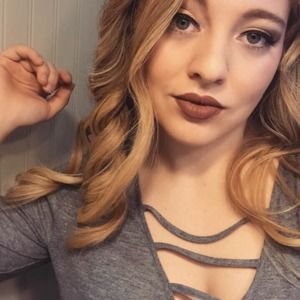 Meet your Posher, Cassandra